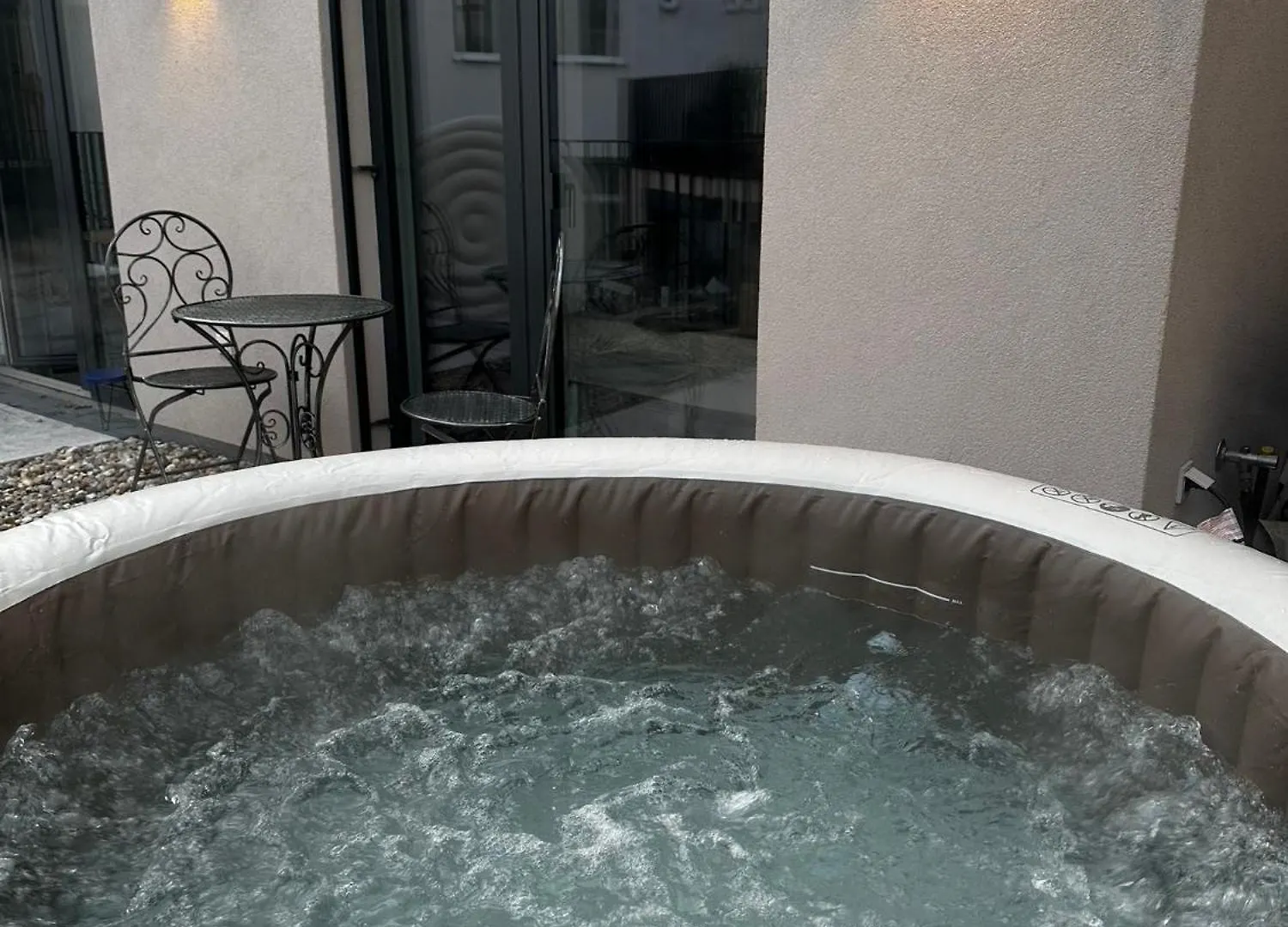 Schoene Wohnung Mit Eigenem Whirlpool In Dem Stadtzentrum Vienna Austria